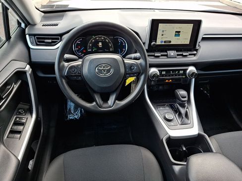 Used 2025 Toyota RAV4 LE AWD/4WD image 11