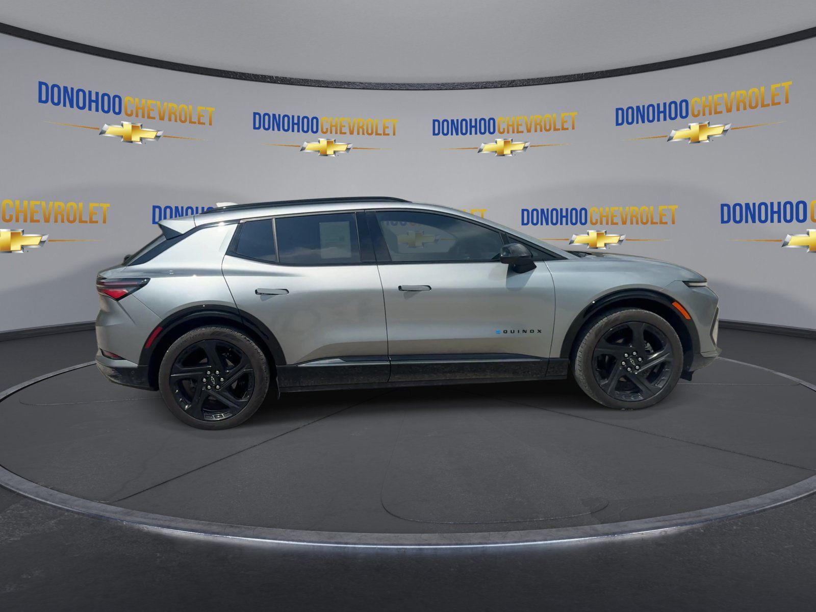 Used 2024 Chevrolet Equinox EV RS FWD image 9