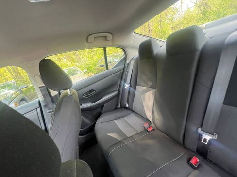 Used 2025 Nissan Sentra SV image 34