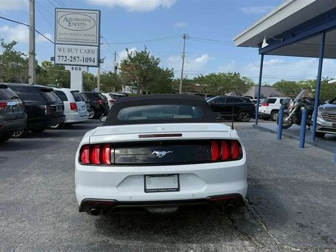 Used 2018 Ford Mustang Premium RWD image 4