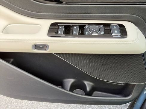 Used 2026 Lincoln Aviator AWD image 40