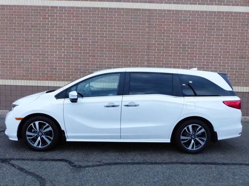 Used 2024 Honda Odyssey Touring image 5