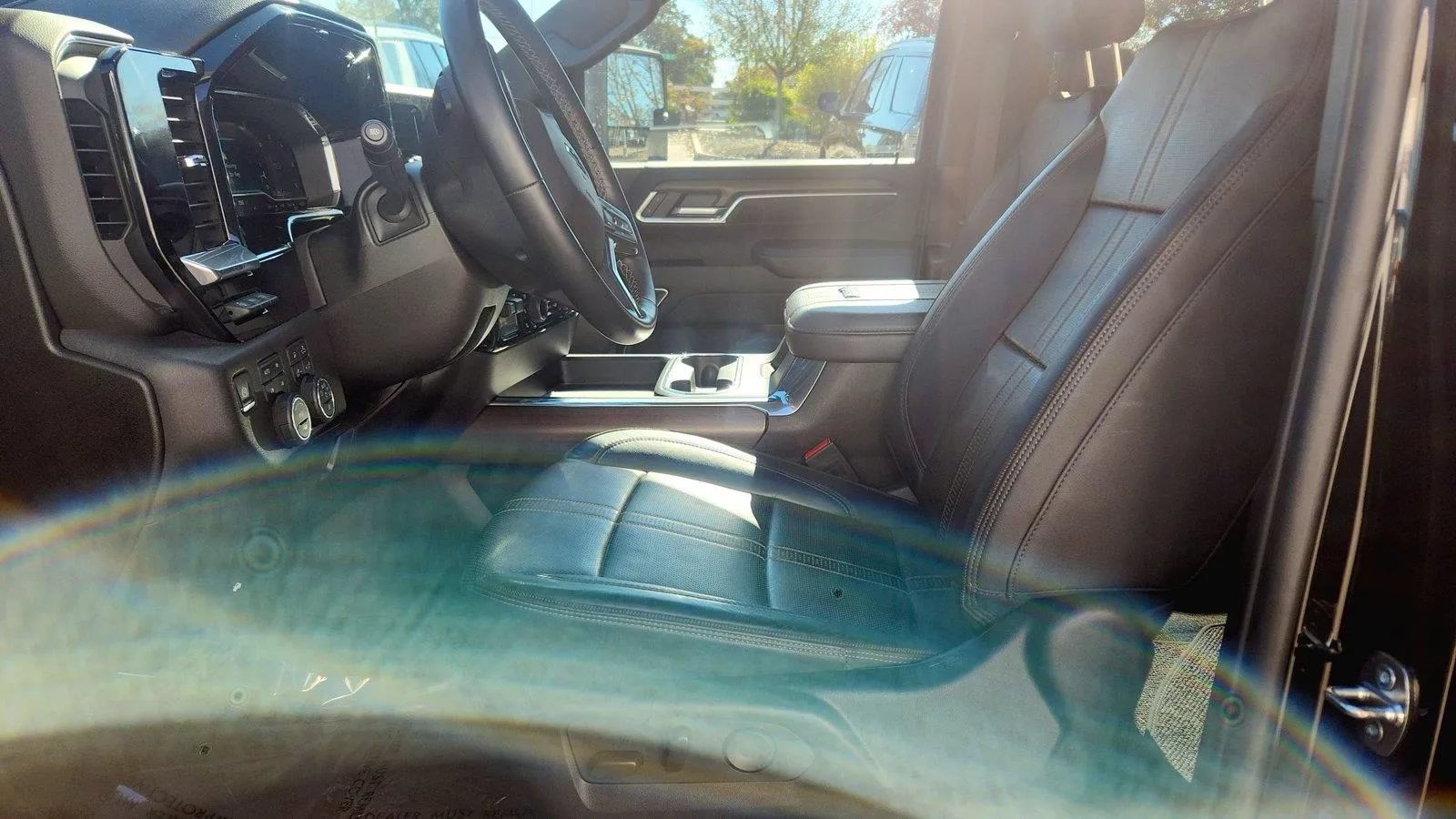 Used 2024 Chevrolet Silverado 2500 High Country w/ High Country Premium Package AWD/4WD image 10