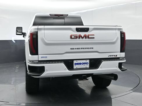 Used 2025 GMC Sierra 2500 AT4 AWD/4WD image 7