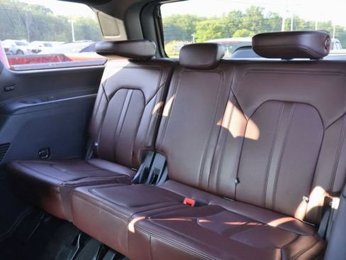 Used 2024 Ford Expedition Limited AWD/4WD image 11