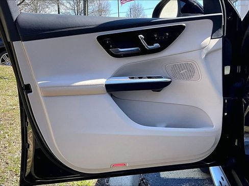 Certified 2024 Mercedes-Benz GLC 300 4MATIC image 18