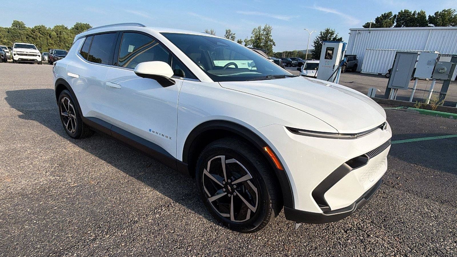 New 2026 Chevrolet Equinox EV LT FWD image 6