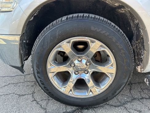 Used 2014 RAM 1500 Laramie image 33