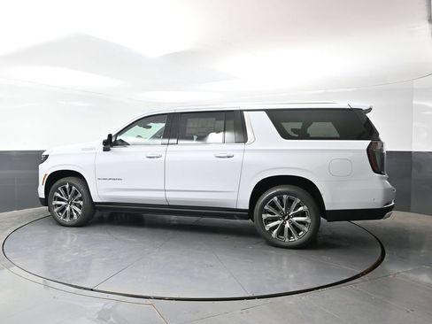 New 2026 Chevrolet Suburban High Country AWD/4WD image 10