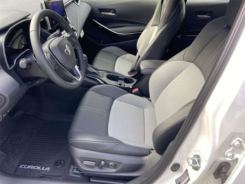 Used 2025 Toyota Corolla XSE image 11