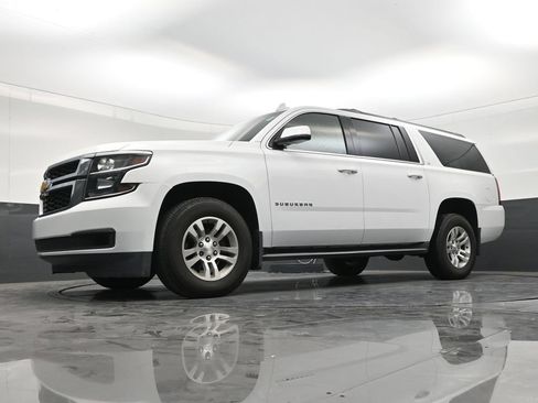 Used 2018 Chevrolet Suburban LT RWD image 20