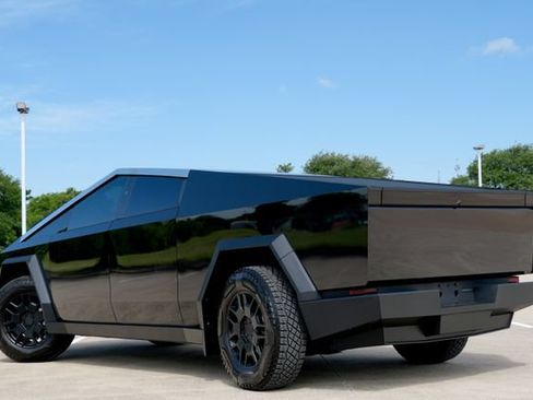 Used 2024 Tesla Cybertruck Cyberbeast AWD/4WD image 6