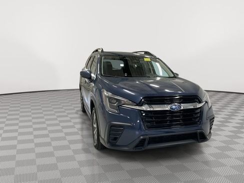 Used 2025 Subaru Ascent Premium image 3
