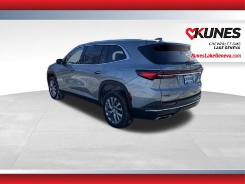 Used 2025 Buick Enclave Preferred image 7