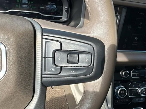 Used 2022 GMC Yukon Denali w/ Denali Premium Package image 30