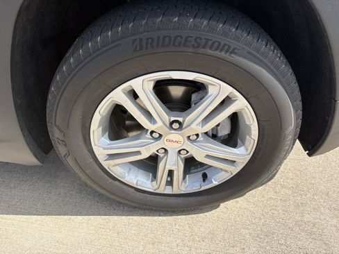 Used 2024 GMC Terrain SLE AWD/4WD image 25