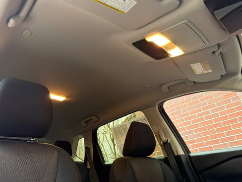 Used 2024 Nissan Rogue SV image 17