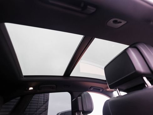 Certified 2023 Porsche Macan image 30