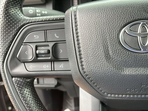 Used 2025 Toyota Tacoma SR image 12