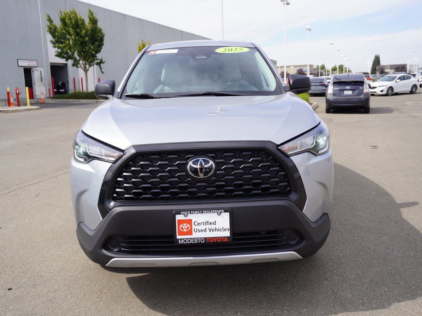 Used 2025 Toyota Corolla Cross L FWD image 6