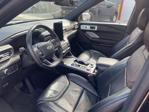 Used 2020 Ford Explorer Platinum w/ Premium Technology Package image 10