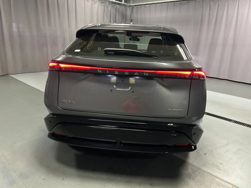 Used 2023 Nissan Ariya FWD image 6