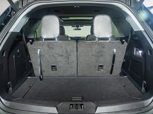 Used 2024 Ford Explorer XLT w/ Equipment Group 202A image 10