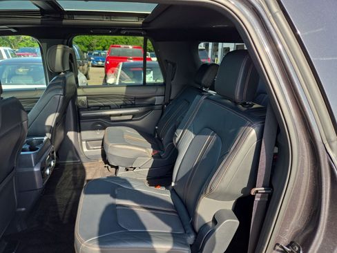 Used 2023 Ford Expedition Max Platinum AWD/4WD image 16