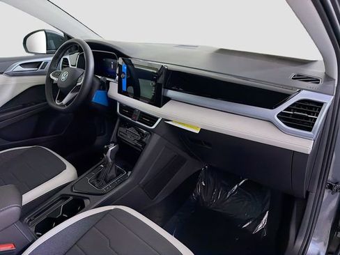New 2026 Volkswagen Taos SE FWD image 29