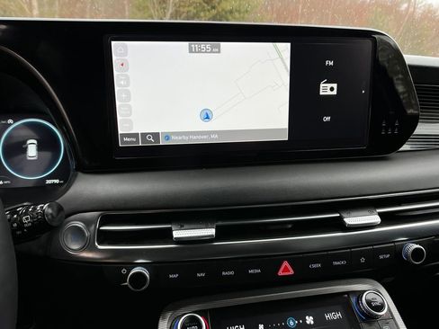 Used 2024 Hyundai Palisade Calligraphy image 16