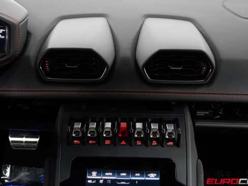 Used 2020 Lamborghini Huracan EVO AWD/4WD image 31