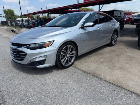 Used 2022 Chevrolet Malibu LT FWD image 3