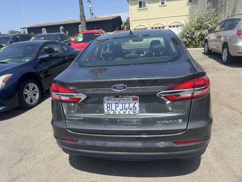 Used 2019 Ford Fusion SE FWD image 7