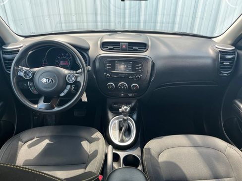 Used 2016 Kia Soul + FWD image 18