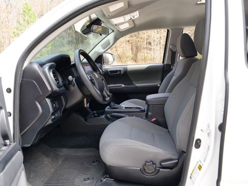 Used 2023 Toyota Tacoma SR AWD/4WD image 17