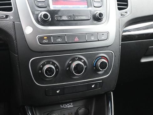 Used 2015 Kia Sorento LX image 18