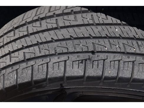 Used 2020 Chevrolet Equinox LT w/ Driver Convenience Package image 12