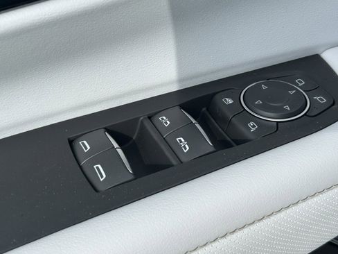 New 2025 Chevrolet Suburban Premier RWD image 25