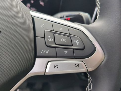 New 2026 Volkswagen Tiguan SE FWD image 29