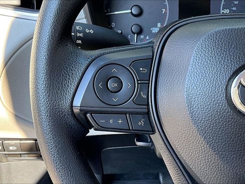 Used 2024 Toyota Corolla Cross L image 10