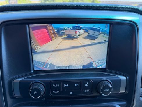 Used 2018 Chevrolet Silverado 1500 LT AWD/4WD image 18