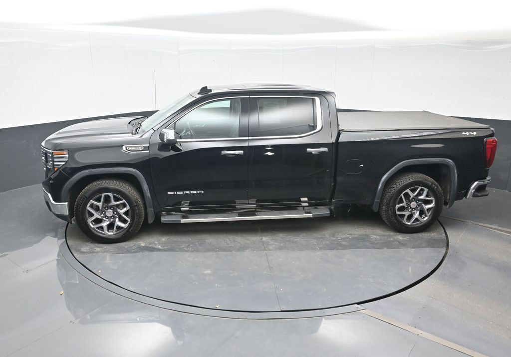 Used 2022 GMC Sierra 1500 SLT w/ SLT Convenience Package AWD/4WD image 18