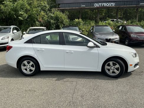 Used 2016 Chevrolet Cruze LT FWD image 5
