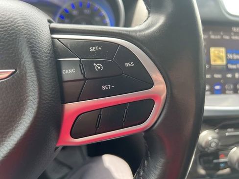 Used 2022 Chrysler 300 Touring w/ Sport Appearance Package RWD image 15