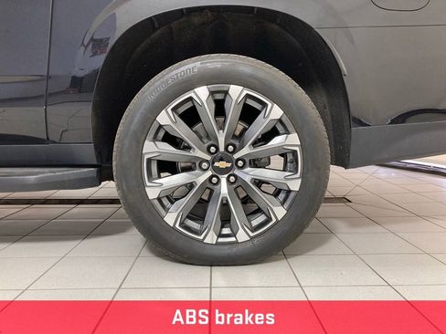 Used 2023 Chevrolet Suburban Premier AWD/4WD image 29