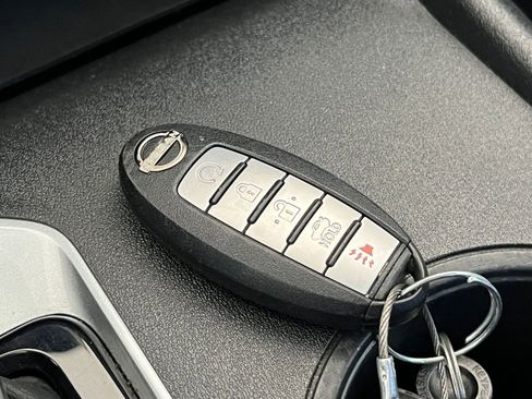 Used 2025 Nissan Altima 2.5 SV FWD image 21