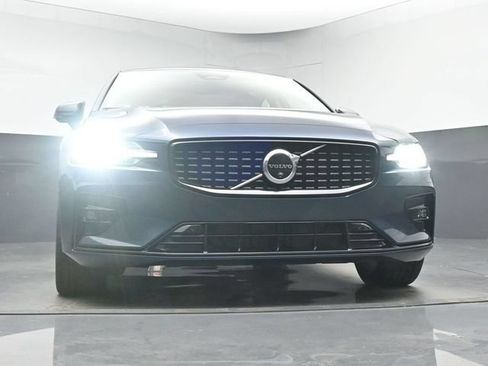 Used 2024 Volvo S60 B5 Plus w/ Climate Package FWD image 11