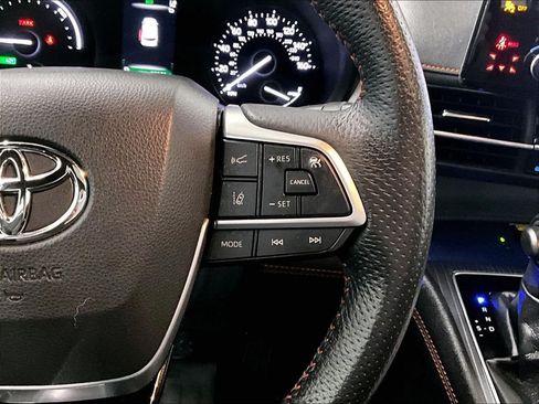 Used 2021 Toyota Sienna XSE w/ XSE Plus Package AWD/4WD image 25