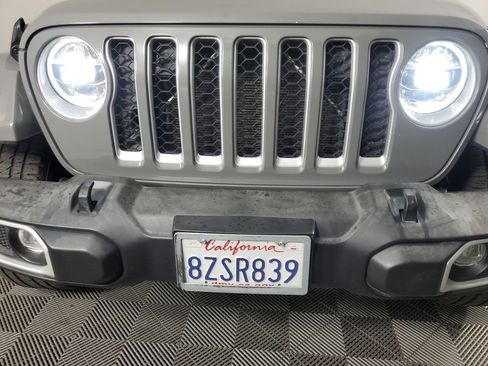 Used 2021 Jeep Wrangler Unlimited Sahara AWD/4WD image 10