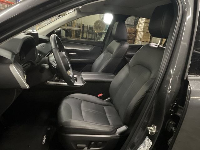 Used 2024 MAZDA CX-90 Plug-In Hybrid w/ Preferred AWD/4WD image 17